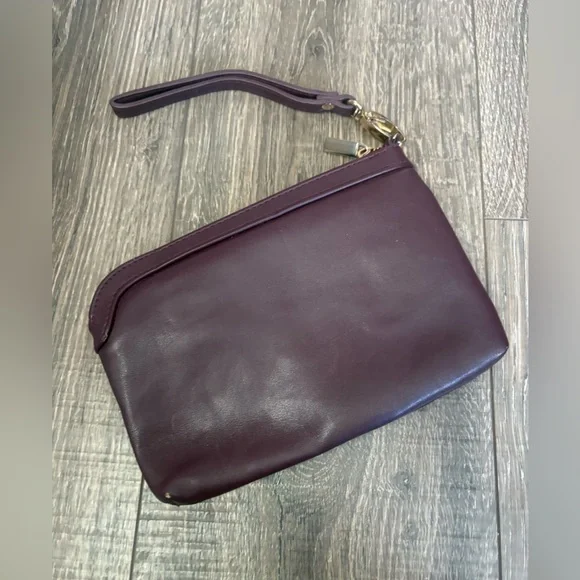 Versona clutch / wristlet / wallet in two toned purple. Gently used - Picture 5 of 7